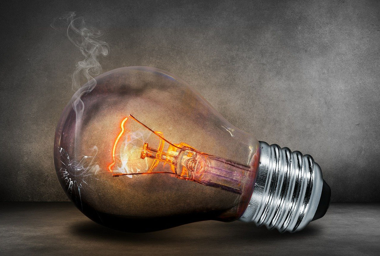 EICR_light-bulb-503881_1280